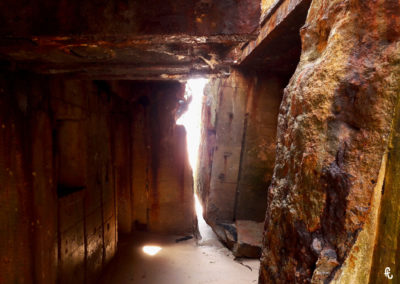 Photographies de textures naturelles, raie de lumière vue de l’intérieur d’un blockhaus