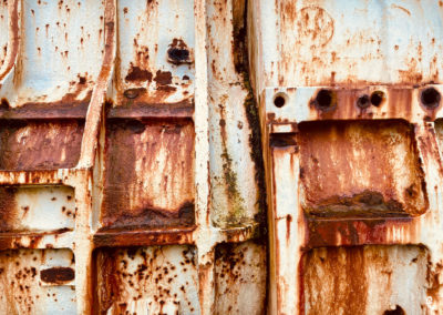 Photographie de textures naturelles, détails de rouille sur canon à l’abandon